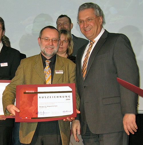 Albert Waigand bei der Verleihung der Auszeichnung durch Staatsminister Joachim Herrmann in Iphofen